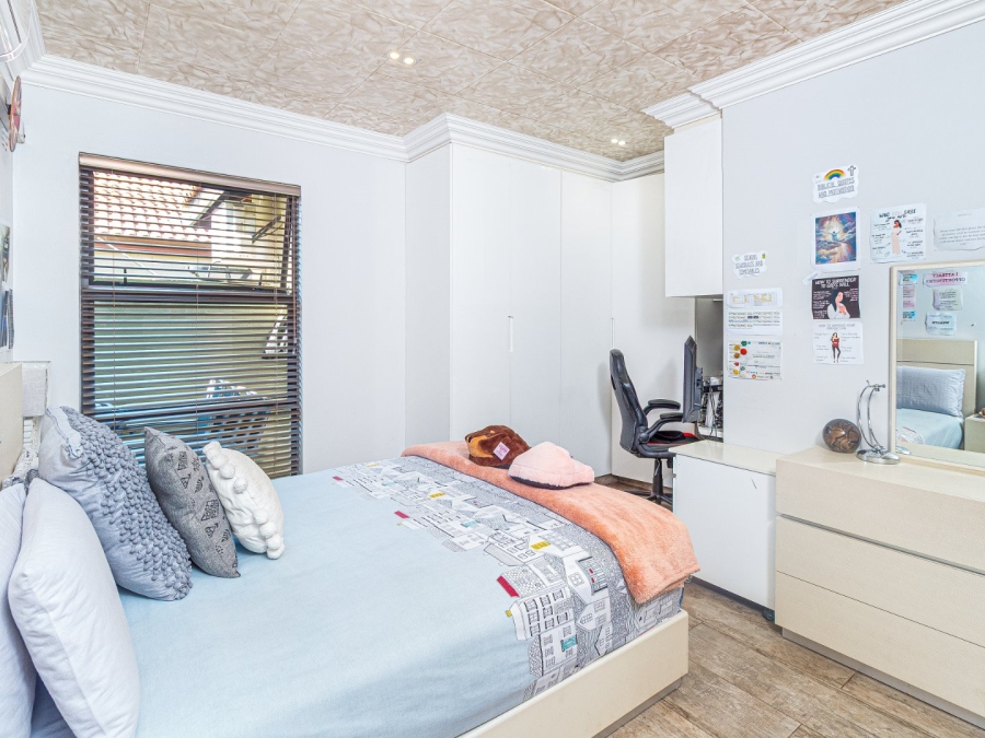 To Let 6 Bedroom Property for Rent in Pecanwood Estate North West